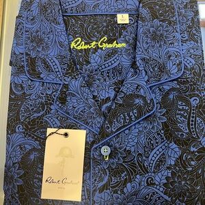 New with tags ROBERT GRAHAM Men’s Long sleeve pajamas. Size Large. Classic fit.